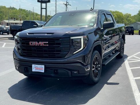 Used 2022 GMC Sierra 1500 Elevation w/ X31 Off-Road Package AWD/4WD image 8