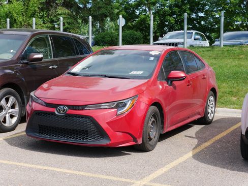 Used 2021 Toyota Corolla LE FWD image 3