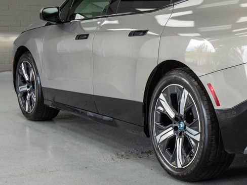 Used 2023 BMW iX xDrive50 w/ Premium Package AWD/4WD image 32
