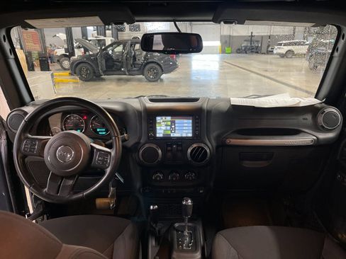 Used 2016 Jeep Wrangler Sport w/ Quick Order Package 24S AWD/4WD image 15