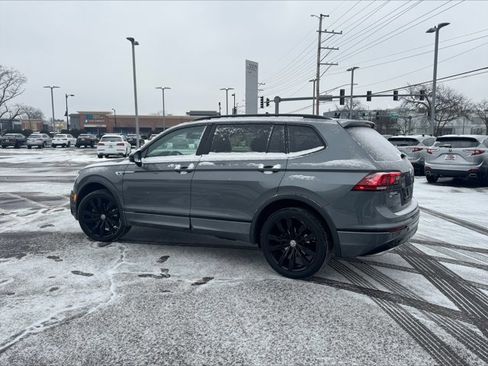 Used 2020 Volkswagen Tiguan SE R-Line image 4
