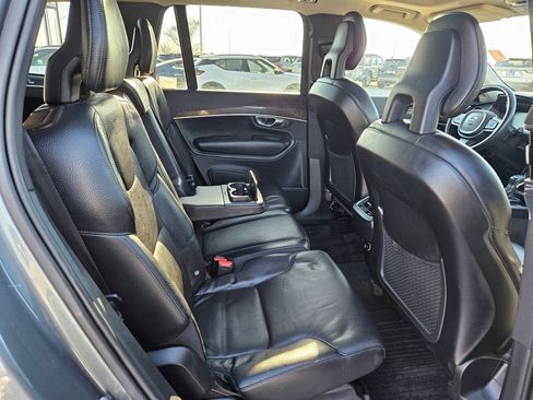 Used 2017 Volvo XC90 T6 Momentum w/ Vision Package image 30