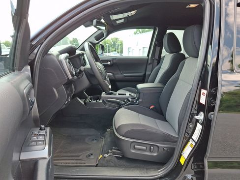 Used 2023 Toyota Tacoma TRD Sport w/ Black Out Package (TMS) AWD/4WD image 14
