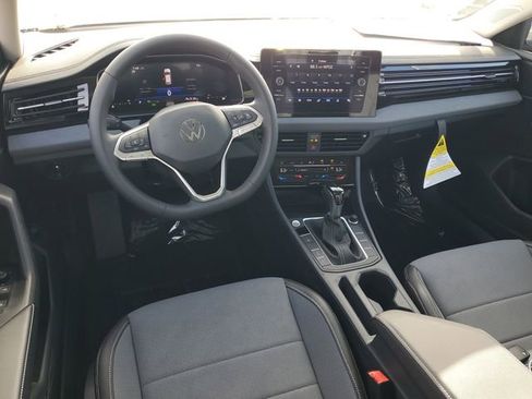 New 2026 Volkswagen Jetta SE FWD image 11