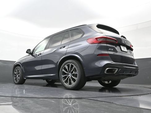 Used 2019 BMW X5 xDrive50i w/ M Sport Package AWD/4WD image 25