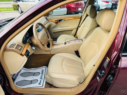 Used 2008 Mercedes-Benz E 350 4MATIC Sedan image 11