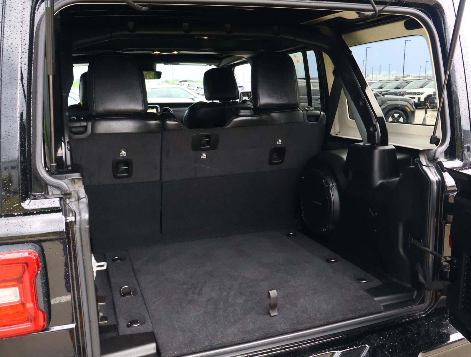 Used 2022 Jeep Wrangler Unlimited Sahara AWD/4WD image 20