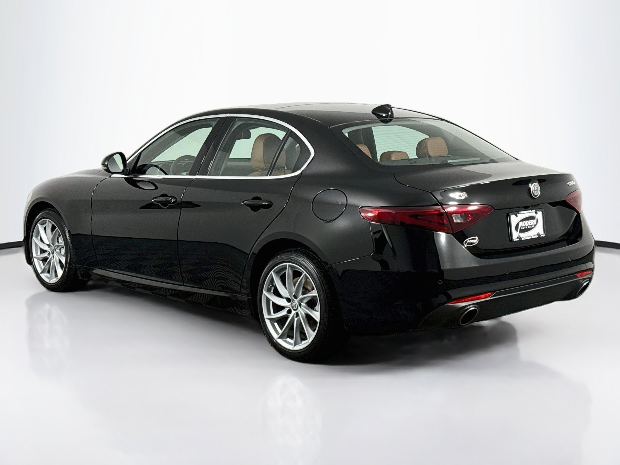 Used 2020 Alfa Romeo Giulia AWD w/ Cold Weather Package image 13