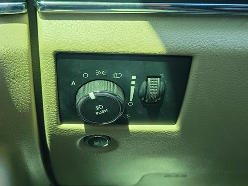 Used 2020 Jeep Grand Cherokee Limited RWD image 28