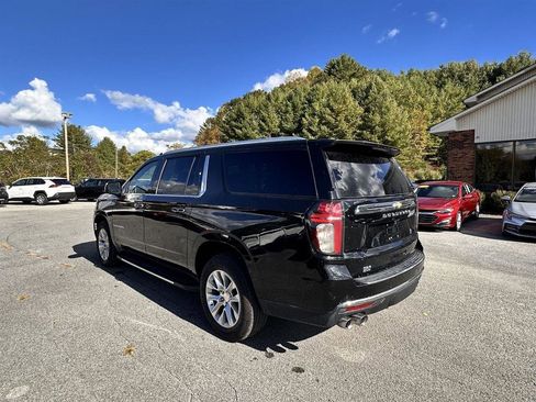 Used 2021 Chevrolet Suburban Premier w/ Premium Package RWD image 7