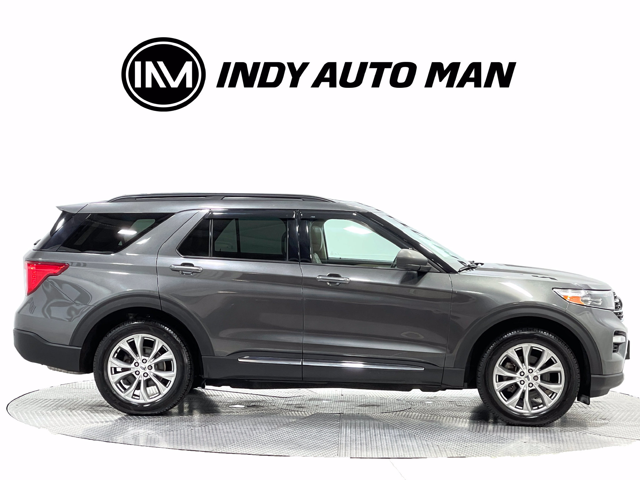 Used 2020 Ford Explorer XLT w/ Equipment Group 202A AWD/4WD image 3