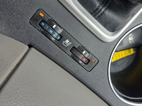 Used 2016 Toyota Highlander Limited image 36