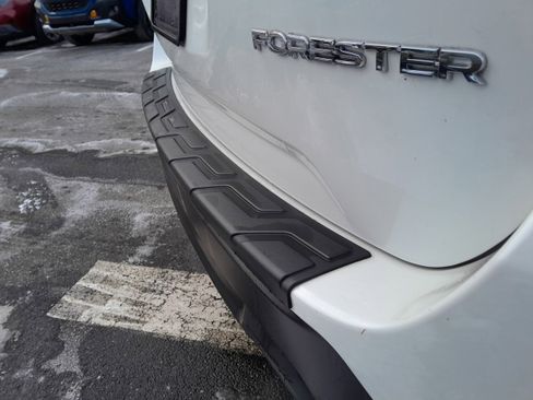 Used 2023 Subaru Forester Premium image 40