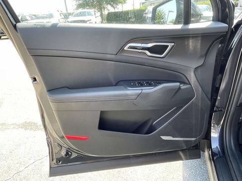 Certified 2026 Kia Sportage EX w/ EX Panorama Roof Package FWD image 17