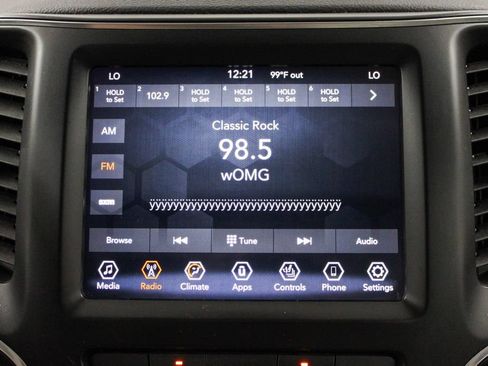 Used 2021 Jeep Cherokee Latitude Lux w/ Sun & Sound Group FWD image 34