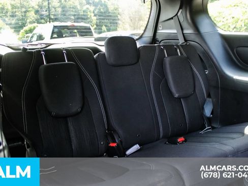 Used 2019 Chrysler Pacifica Touring Plus w/ S Appearance Package FWD image 19