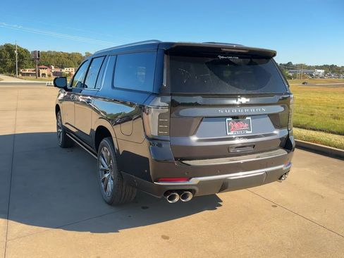 New 2026 Chevrolet Suburban High Country image 7