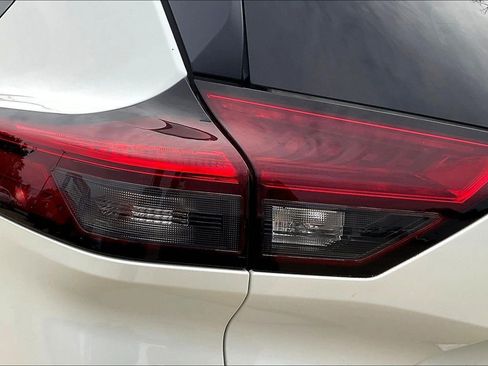 Certified 2023 Nissan Rogue SV image 36