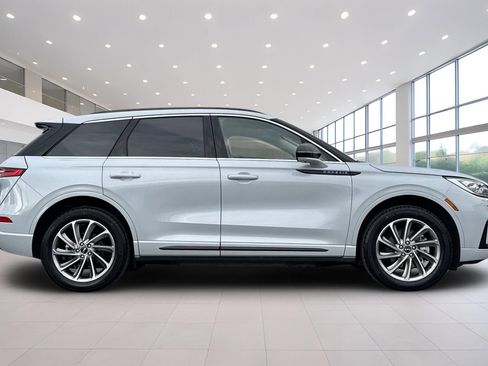 Used 2025 Lincoln Corsair Grand Touring w/ Equipment Group 301A image 3