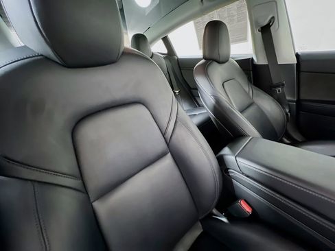 Used 2021 Tesla Model 3 Standard Range Plus image 25