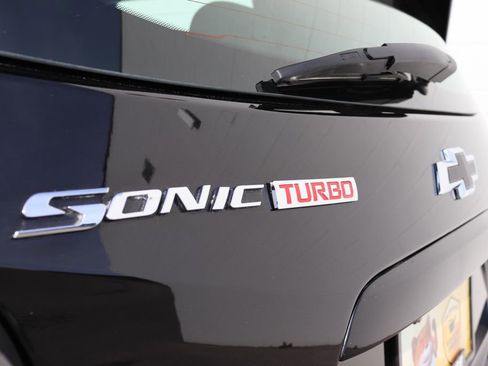 Used 2018 Chevrolet Sonic LT w/ True North Edition FWD image 13