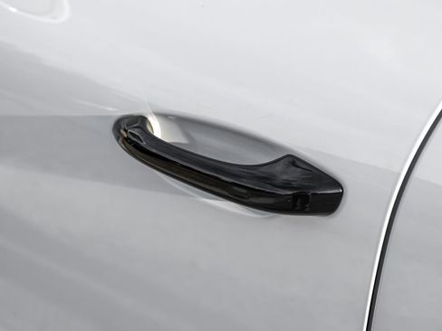 Used 2020 Porsche Macan Base image 44