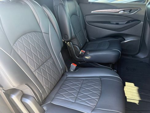 Used 2024 Buick Enclave Avenir w/ Avenir Technology Package image 29