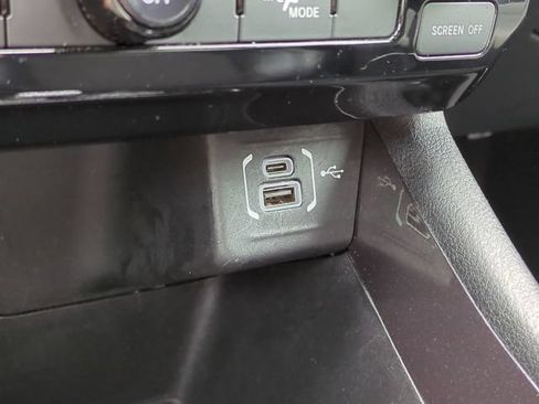Used 2024 Jeep Compass Latitude AWD/4WD image 21
