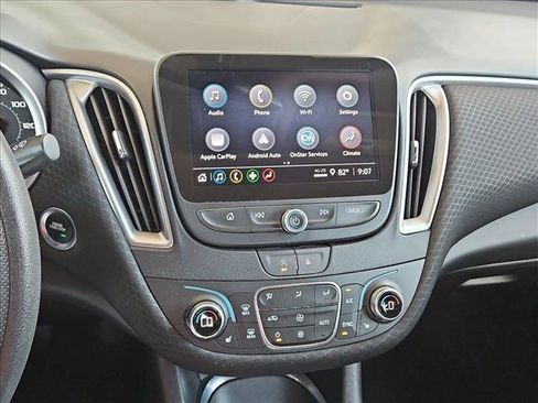 Used 2025 Chevrolet Malibu LT FWD image 13
