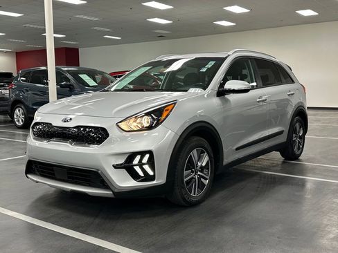 Used 2020 Kia Niro EX Premium image 3