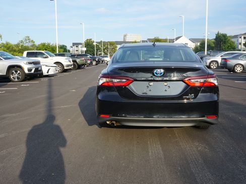 Used 2023 Toyota Camry LE FWD image 5