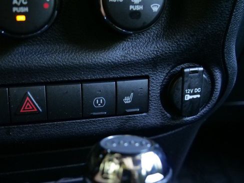 Used 2017 Jeep Wrangler Unlimited Rubicon AWD/4WD image 18