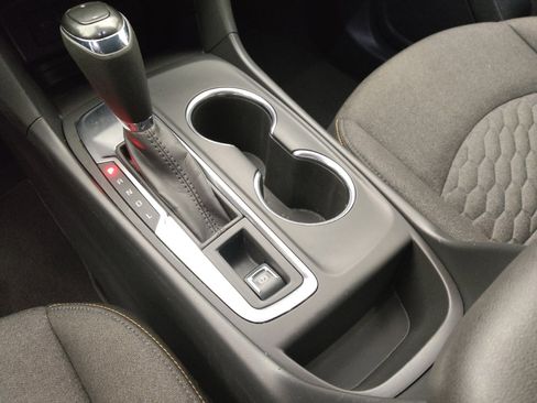 Used 2020 Chevrolet Equinox LT FWD image 26
