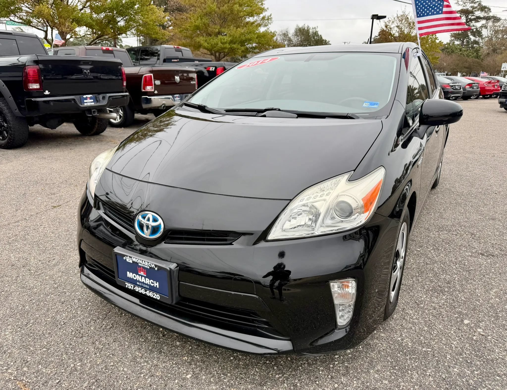 Used 2014 Toyota Prius Four FWD image 1