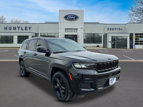 Used 2023 Jeep Grand Cherokee L Laredo image 4