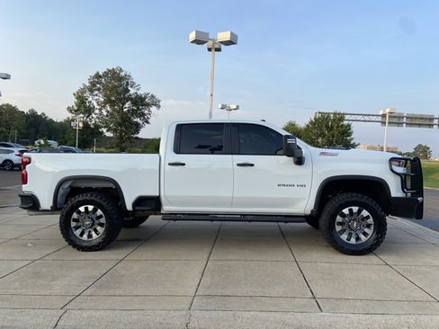 Used 2025 Chevrolet Silverado 2500 Custom AWD/4WD image 13