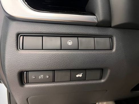 Used 2023 Nissan Rogue SL w/ SL Premium Package image 22