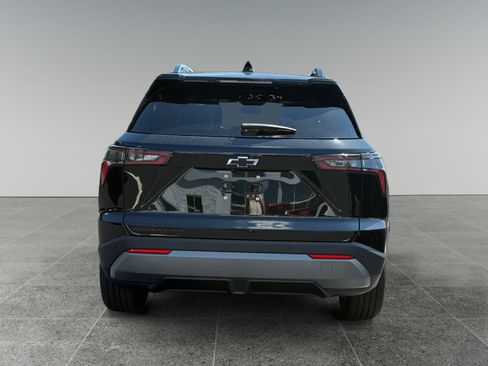 New 2026 Chevrolet Equinox LT w/ Convenience Package II AWD/4WD image 4