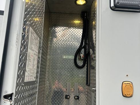Used 2011 Chevrolet Express 4500 w/ Ambulance Package RWD image 20