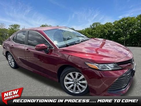 Used 2019 Toyota Camry LE FWD image 1
