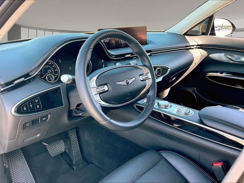 Used 2022 Genesis GV70 2.5T AWD/4WD image 13