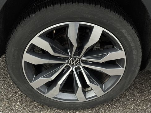 Certified 2023 Volkswagen Atlas Cross Sport SEL Premium R-Line image 34