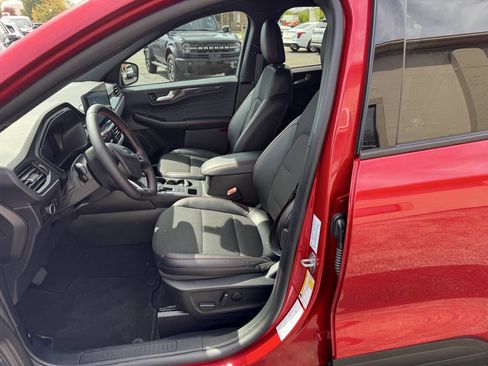 Used 2025 Ford Escape ST-Line w/ Tech Pack #1 AWD/4WD image 6