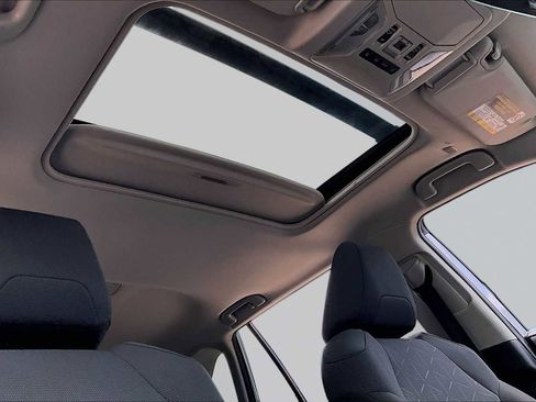 Used 2025 Toyota RAV4 XLE w/ Convenience Package FWD image 14