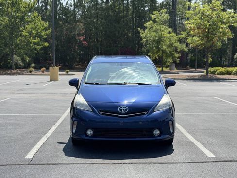 Used 2012 Toyota Prius V Five FWD image 2