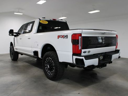 Used 2025 Ford F250 Platinum AWD/4WD image 7