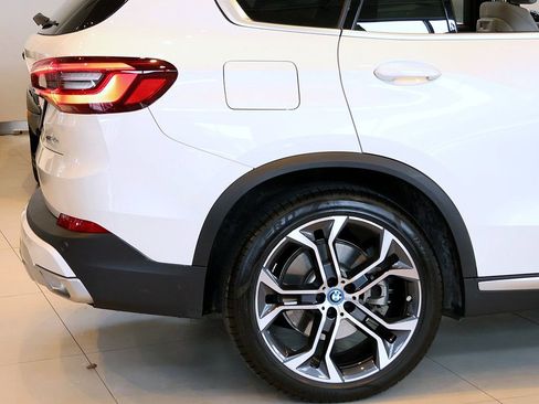 Used 2023 BMW X5 xDrive45e w/ Executive Package image 43