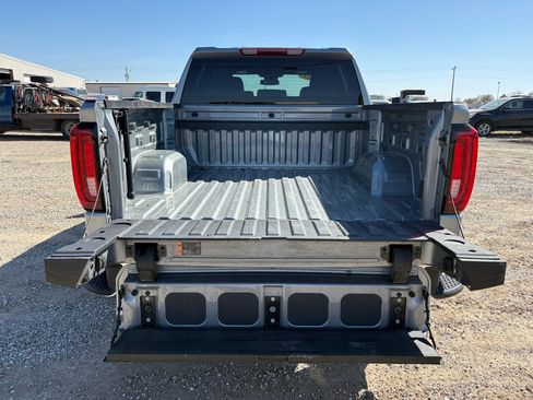Used 2025 GMC Sierra 1500 SLT AWD/4WD image 24
