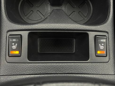 Used 2017 Nissan Rogue SV AWD/4WD image 5