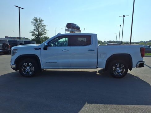 Used 2026 GMC Sierra 1500 SLT RWD image 6